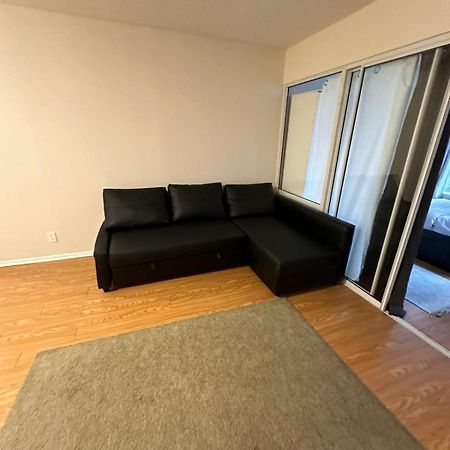 Best Location In Downtown- Walking To Eaton Centre, Nathan Phillips Square, Yonge-Dundas, Ikea,Transit Toronto Esterno foto