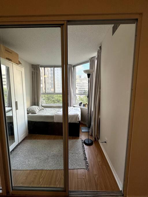 Best Location In Downtown- Walking To Eaton Centre, Nathan Phillips Square, Yonge-Dundas, Ikea,Transit Toronto Esterno foto